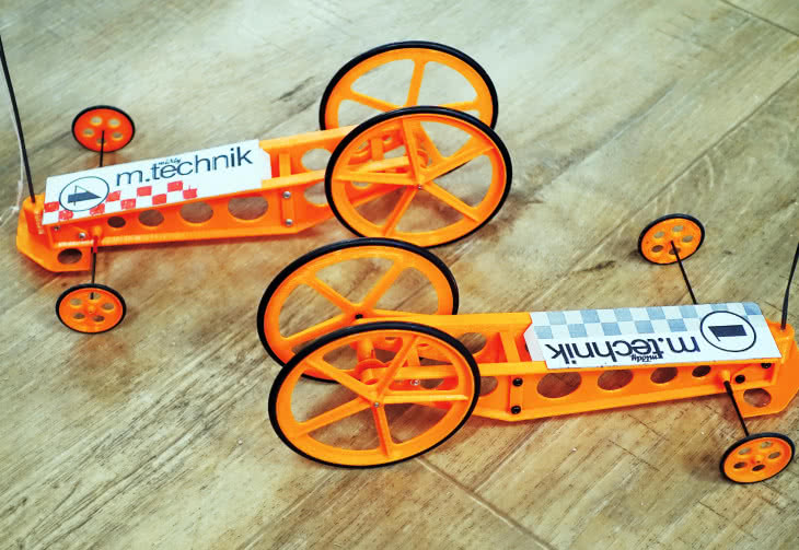 Budujemy wyścigowe modele „dragsterów” z napędem sprężynowym