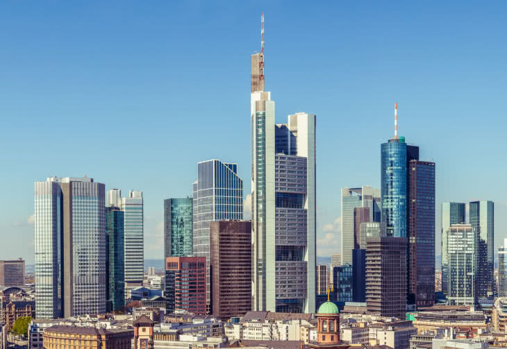 Wierzą w wieże. Kilometrowe drapacze chmur jako  gigantyczne baterie lub generatory?